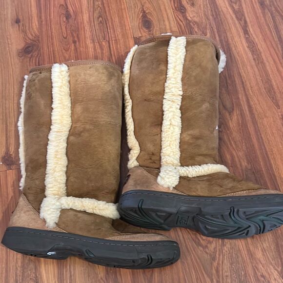 UGG's sundance boots size 7 tan  suede shearling - Picture 4 of 10